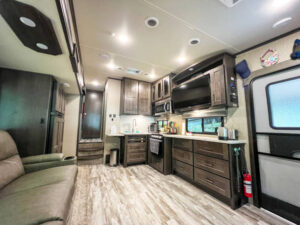 Caravan Life Viral Reels for Social Media Boosting x500